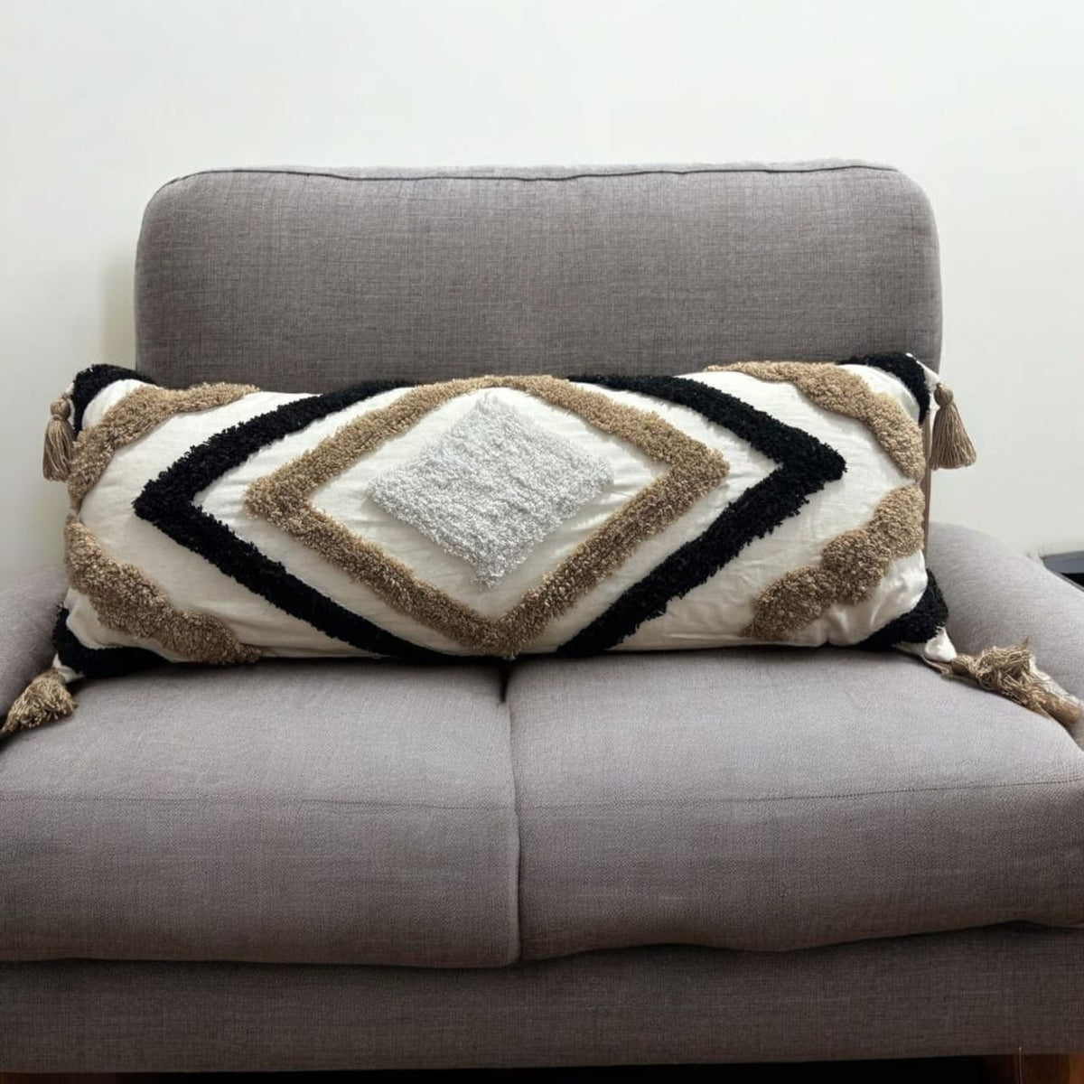 black-tan-diamond-trellis-tufted-lumbar-cushion-cover